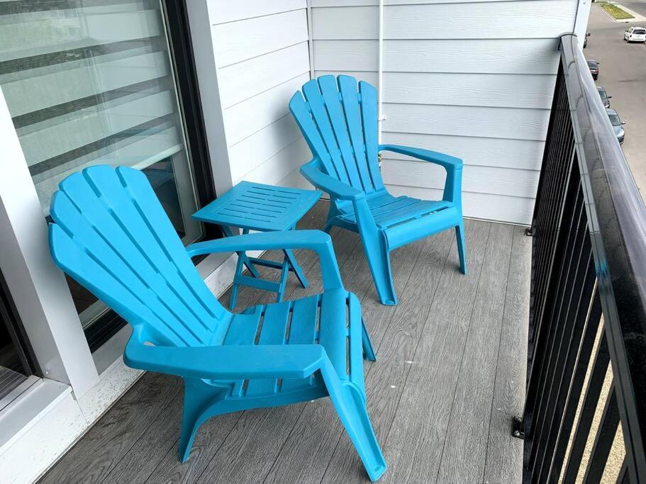 Modern Country Retreat, 5 Min To Dt & Rogers Place, Secure Ug Parking, Long Stays, Fast Wifi Apartment *