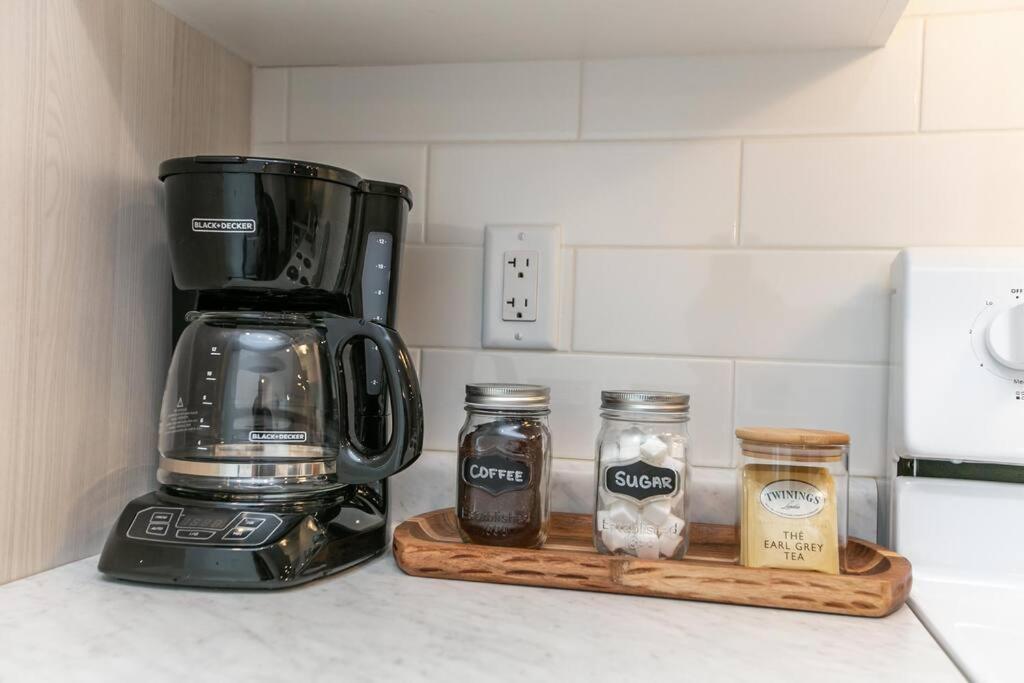 Modern Country Retreat, 5 Min To Dt & Rogers Place, Secure Ug Parking, Long Stays, Fast Wifi *