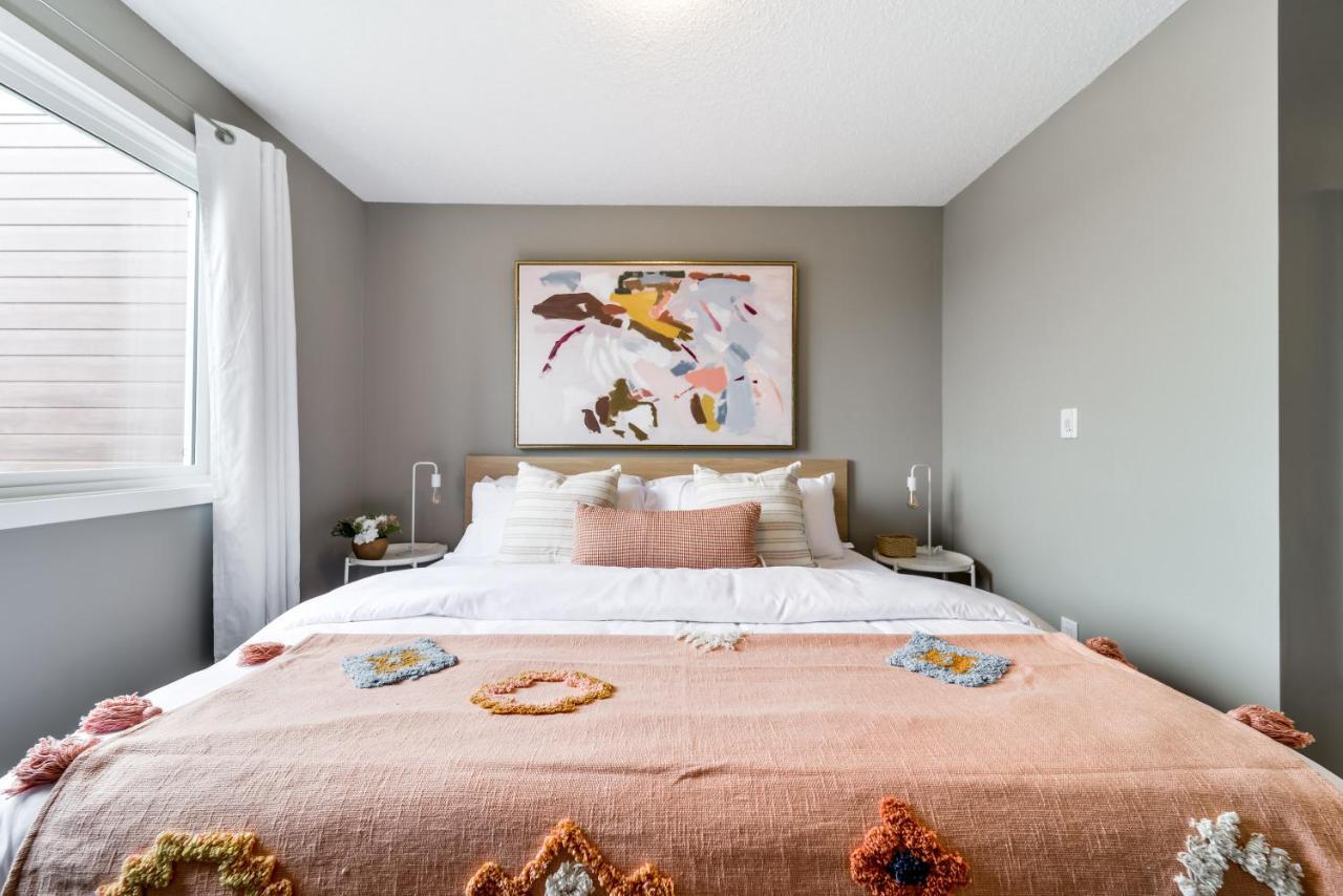 Peaceful Oasis Condo, Ac, Floor, Secure Ug Parking, Balcony, King Bed! Apartment