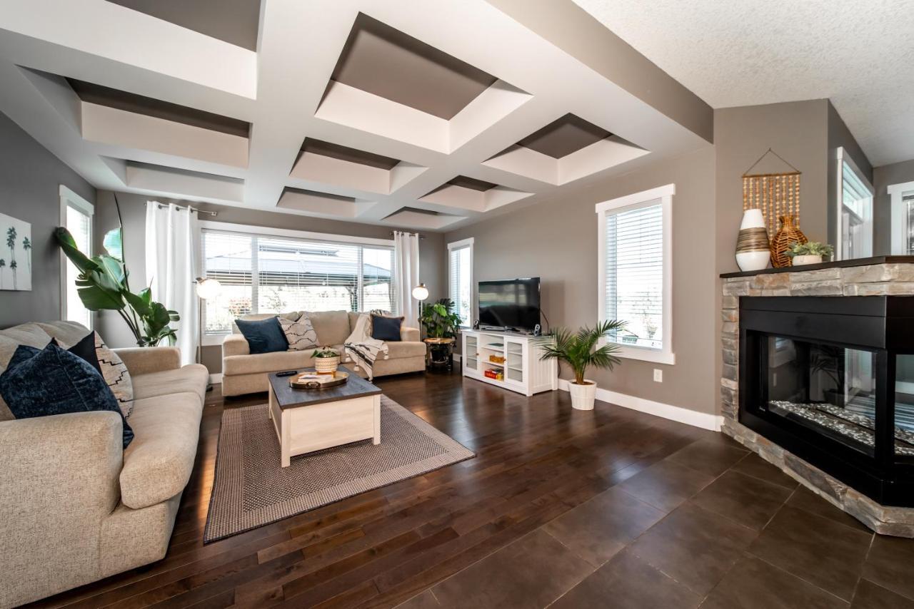 Amazing Luxe Home, Ac, Huge Yard, Firepit, Pet Friendly, Sleeps 10! *