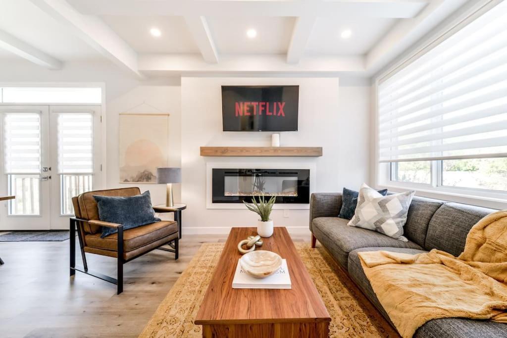 Modern Nordic Escape, 3br Near Wem & Dt, Aircon & Fireplace, Wifi, Sleeps 6!