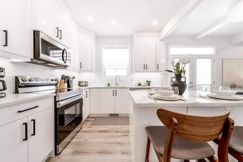 Modern Nordic Escape, 3br Near Wem & Dt, Aircon & Fireplace, Wifi, Sleeps 6! Holiday home
