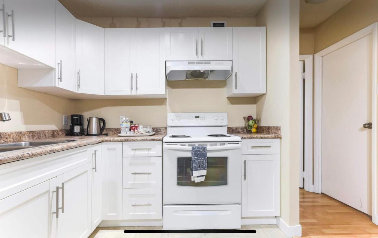 River Valley Minimalist Bachelor *