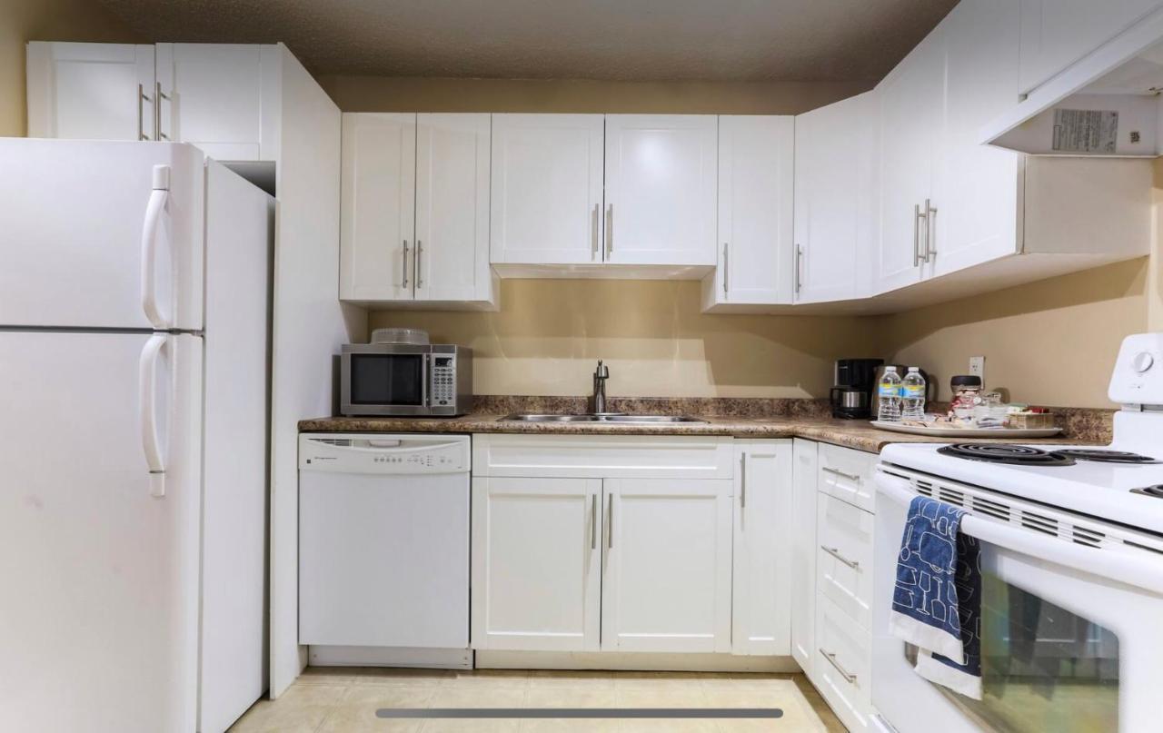 River Valley Minimalist Bachelor