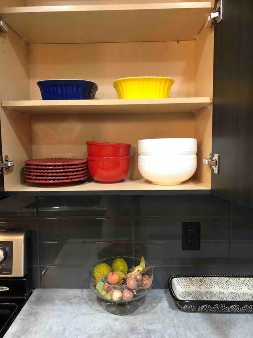 Cheerful And Beautiful 3 Bedroom Close