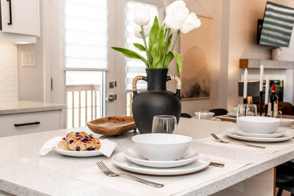 Modern Nordic Escape, 3br Near Wem & Dt, Aircon & Fireplace, Wifi, Sleeps 6! Holiday home *