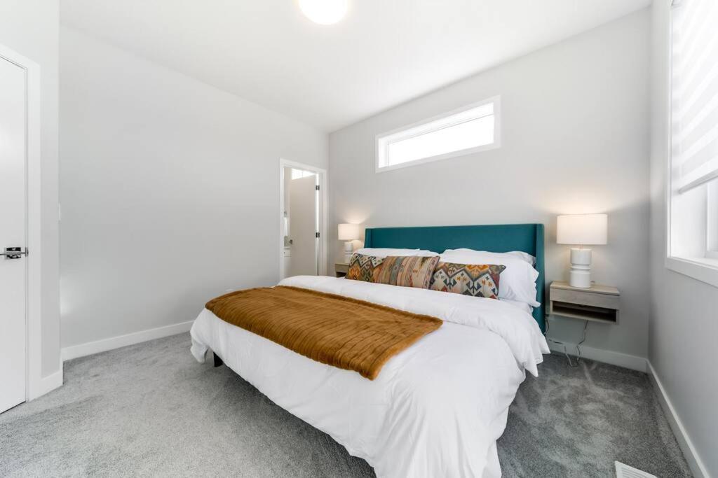 Modern Nordic Escape, 3br Near Wem & Dt, Aircon & Fireplace, Wifi, Sleeps 6! *