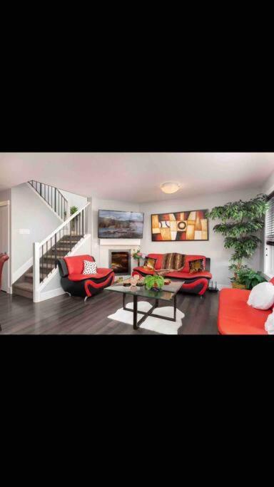 Cheerful And Beautiful 3 Bedroom Close Villa *