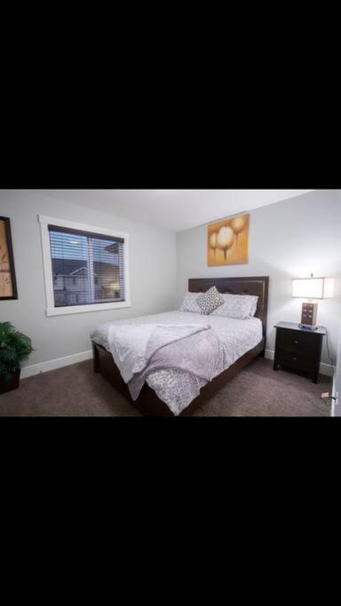 Cozy And Beautiful 3 Bedroom House Close To * Edmonton