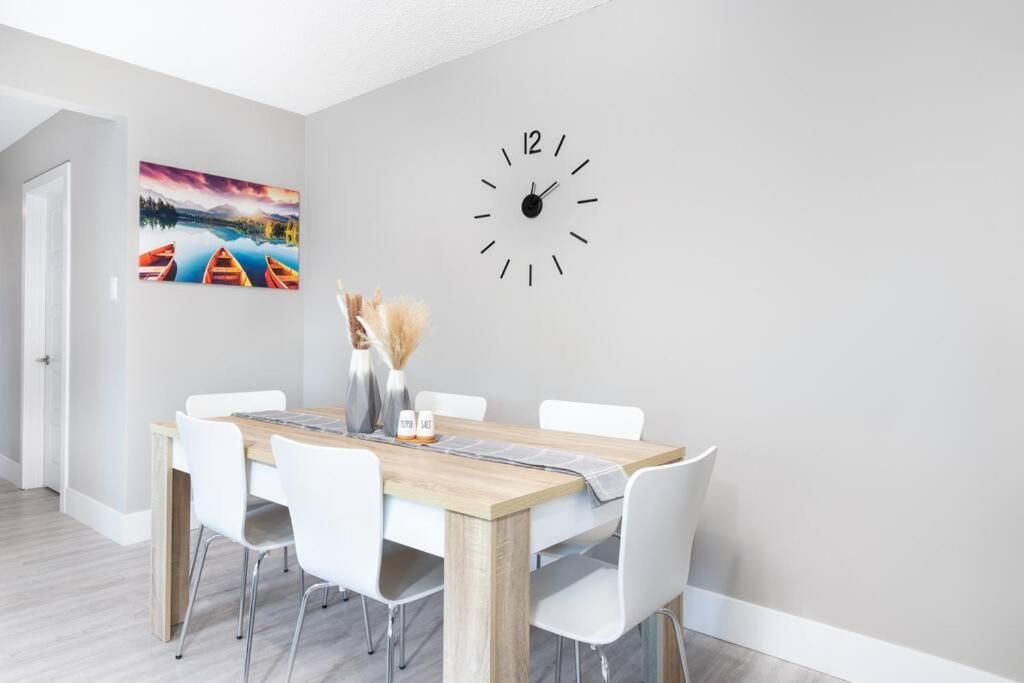 Apartment Modern & Stylish 2-bedroom Unit Edmonton