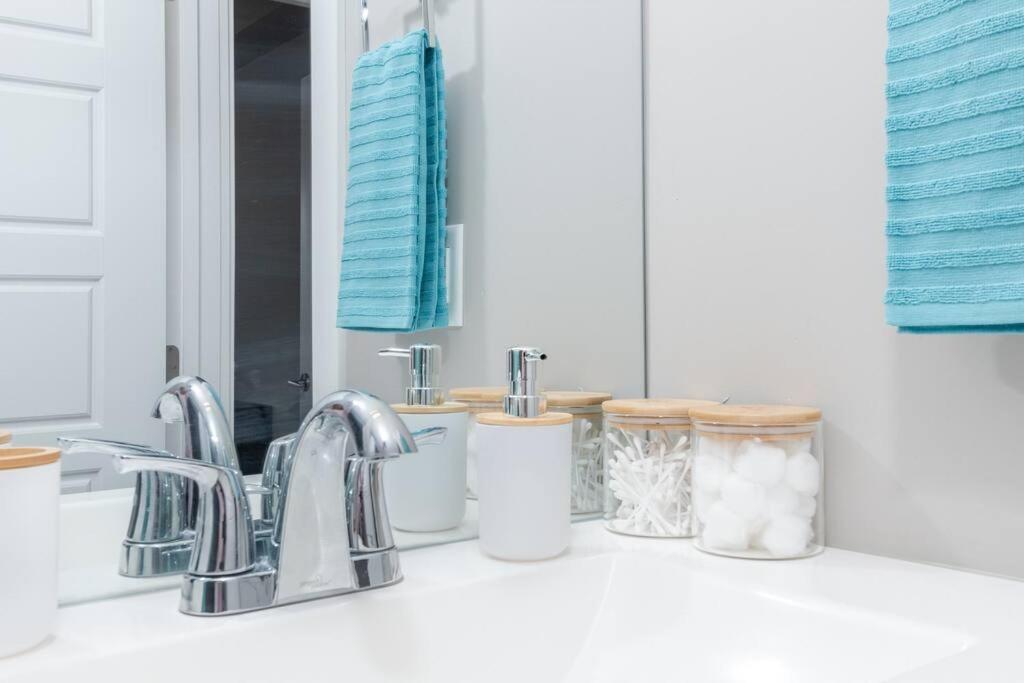 Modern & Stylish 2-bedroom Unit Apartment Edmonton