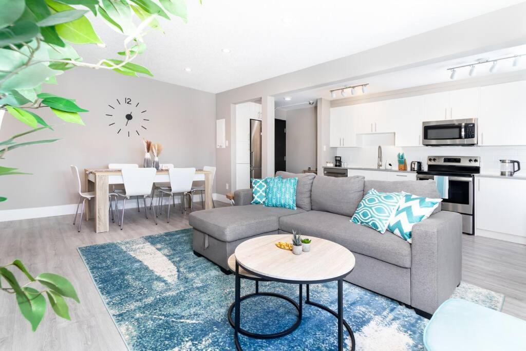Modern & Stylish 2-bedroom Unit Apartment