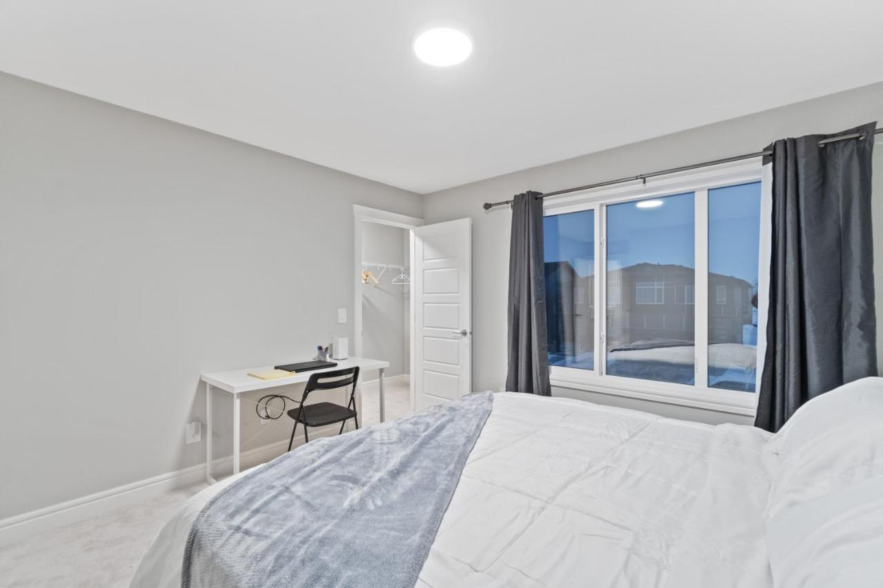 Stylish Base For Short Or Long Holiday home Edmonton