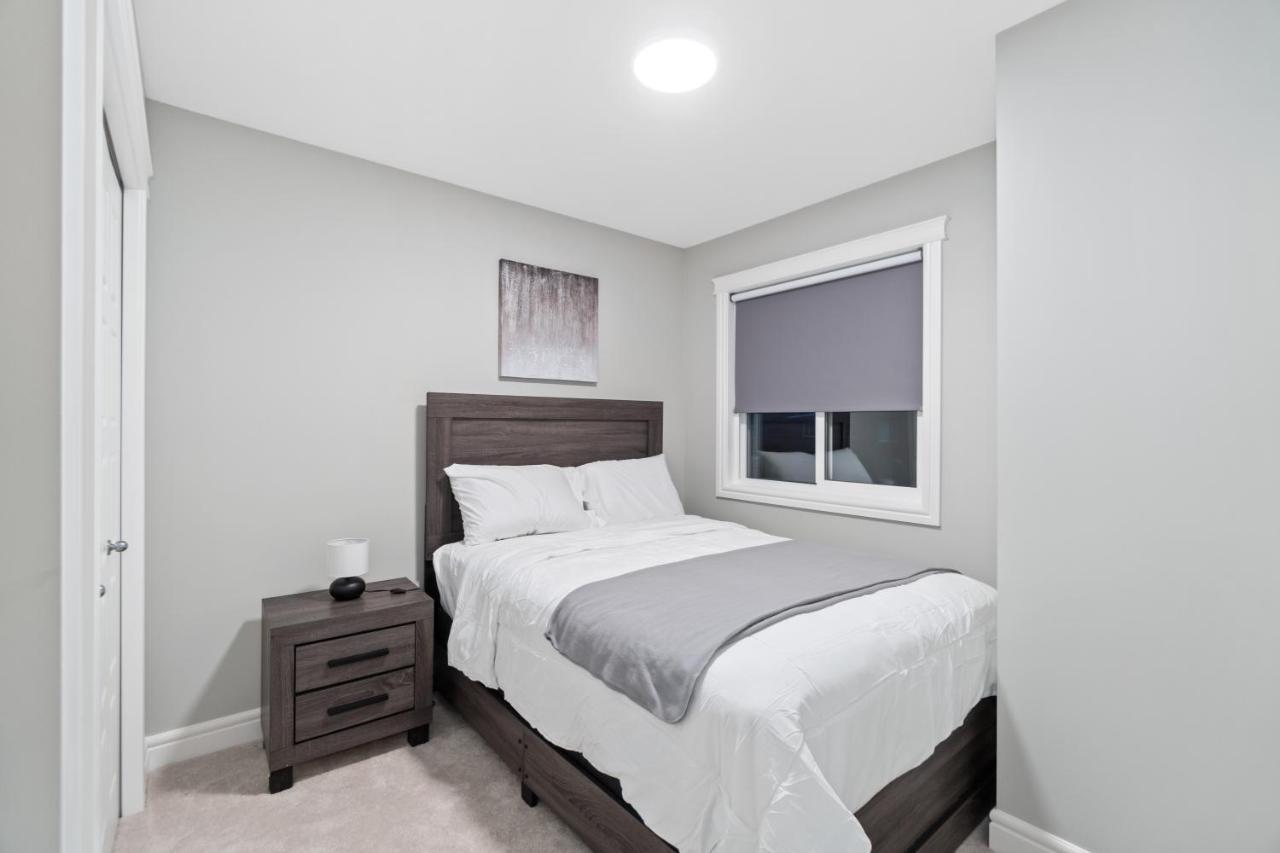Stylish Base For Short Or Long Edmonton