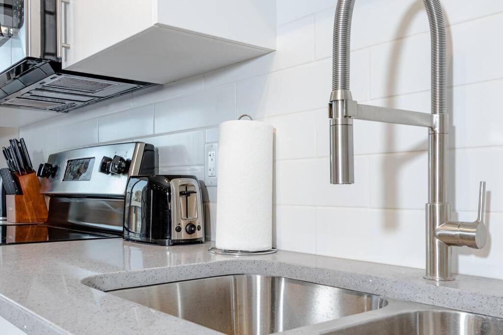 Modern & Stylish 1-bedroom Unit Apartment Edmonton