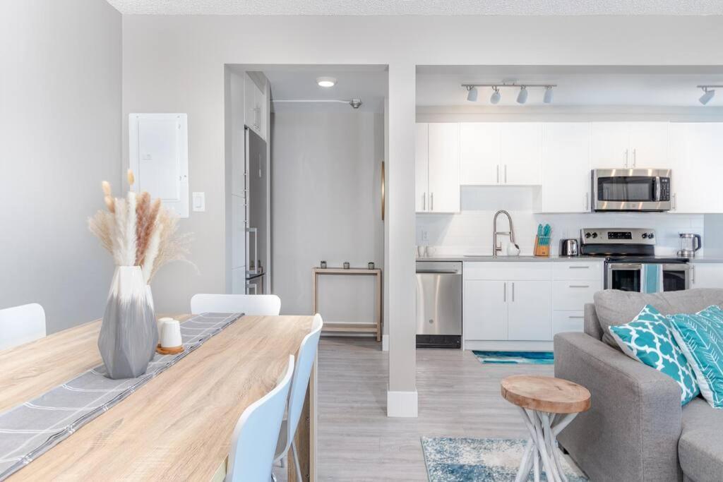 Apartment Modern & Stylish 2-bedroom Unit Edmonton