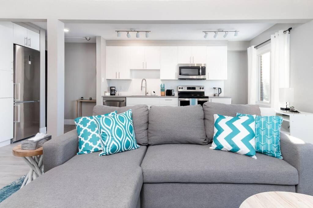 Modern & Stylish 2-bedroom Unit Apartment