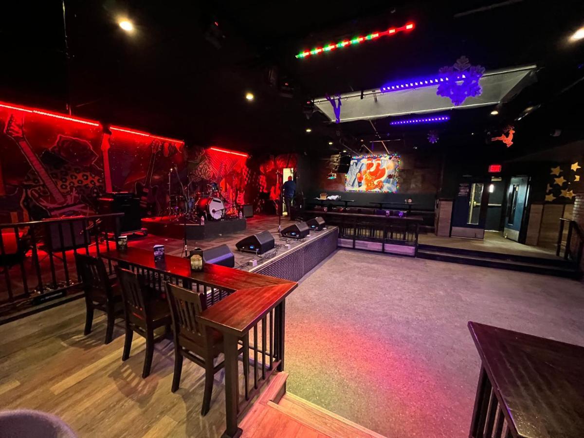 Hotel Commercial Edmonton