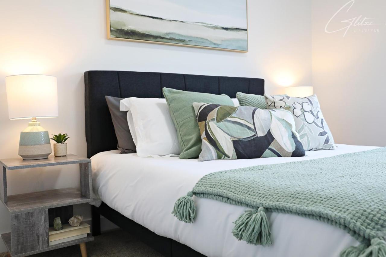 Boho Modern Retreat King Bed,fireplace,disney Holiday home *