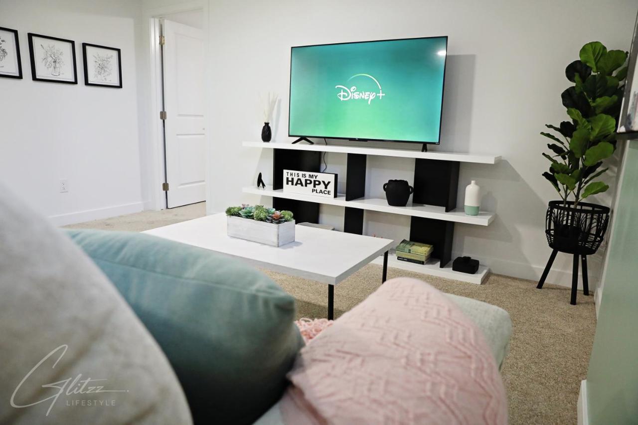 Boho Modern Retreat King Bed,fireplace,disney Edmonton