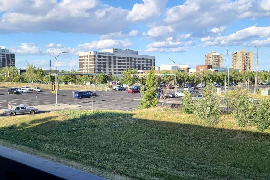 Right Next To West Mall With Free Parking * Edmonton