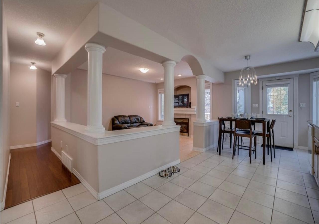 Big Family W/ Deck, Ping Pong, Bbq & Garage Apartment Edmonton