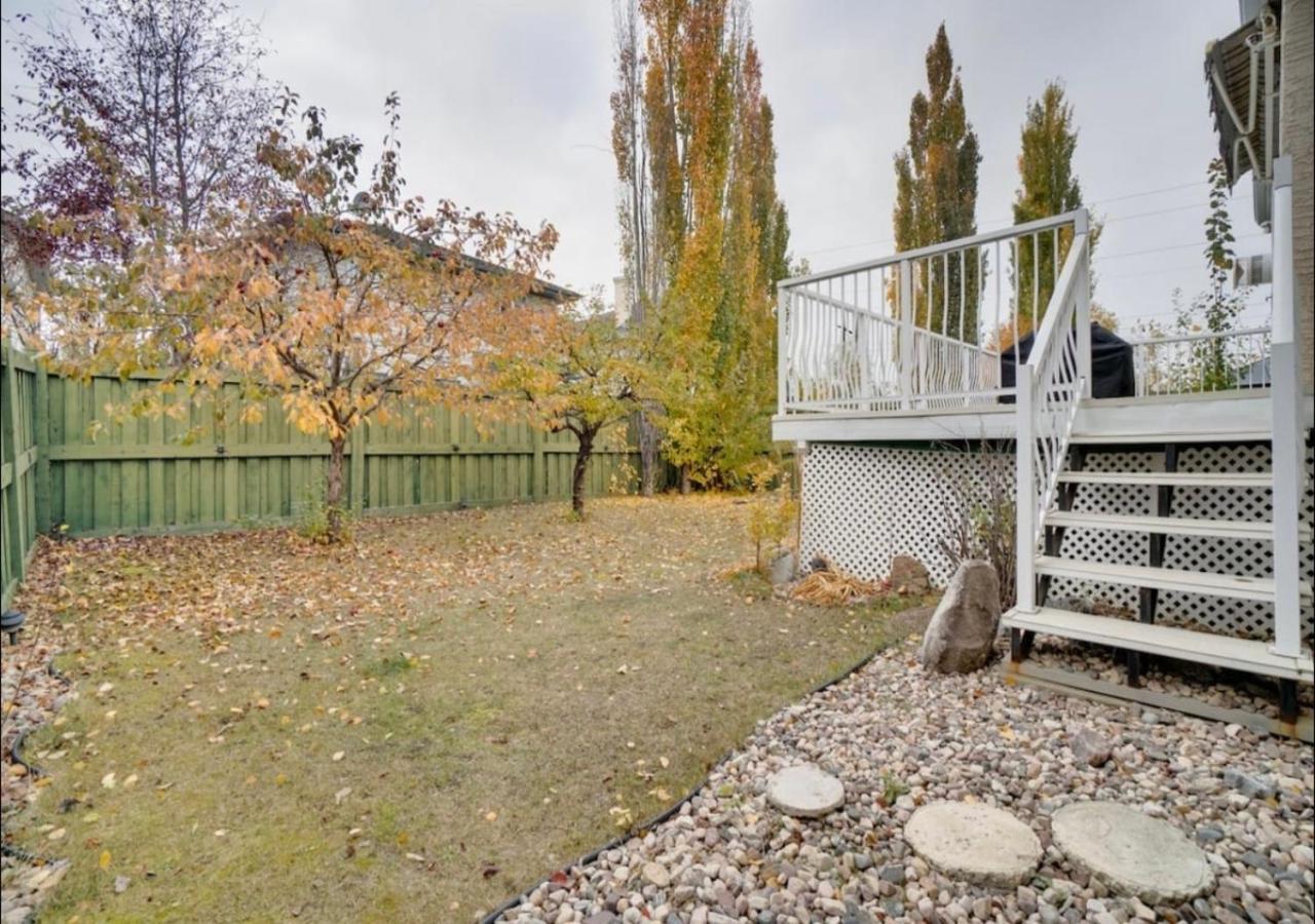 Big Family W/ Deck, Ping Pong, Bbq & Garage Edmonton