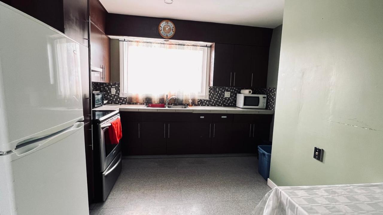 Monthly Private Male Close To Nait Kingsway Mall Downtown Guest house Edmonton