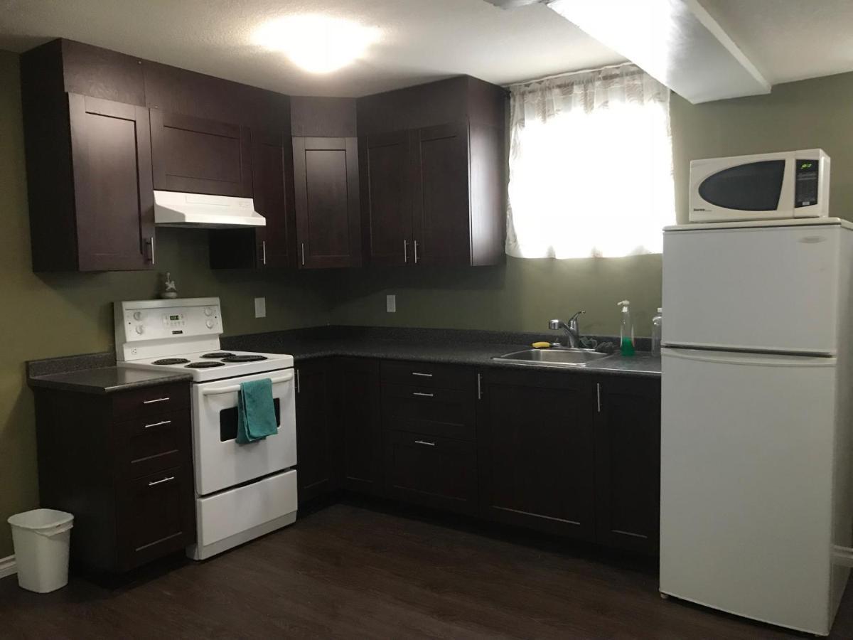 Monthly Private Male Close To Nait Kingsway Mall Downtown Guest house