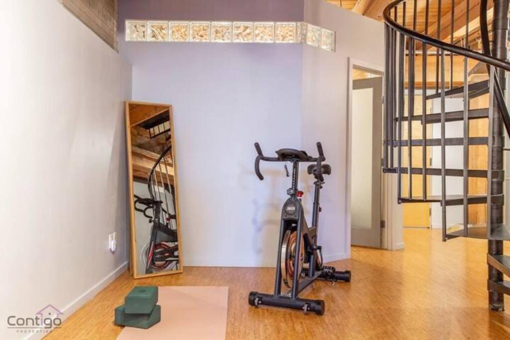 Historic Jd Loft, Near Ice District, Rogers Place, Ug Parking Apartment Edmonton