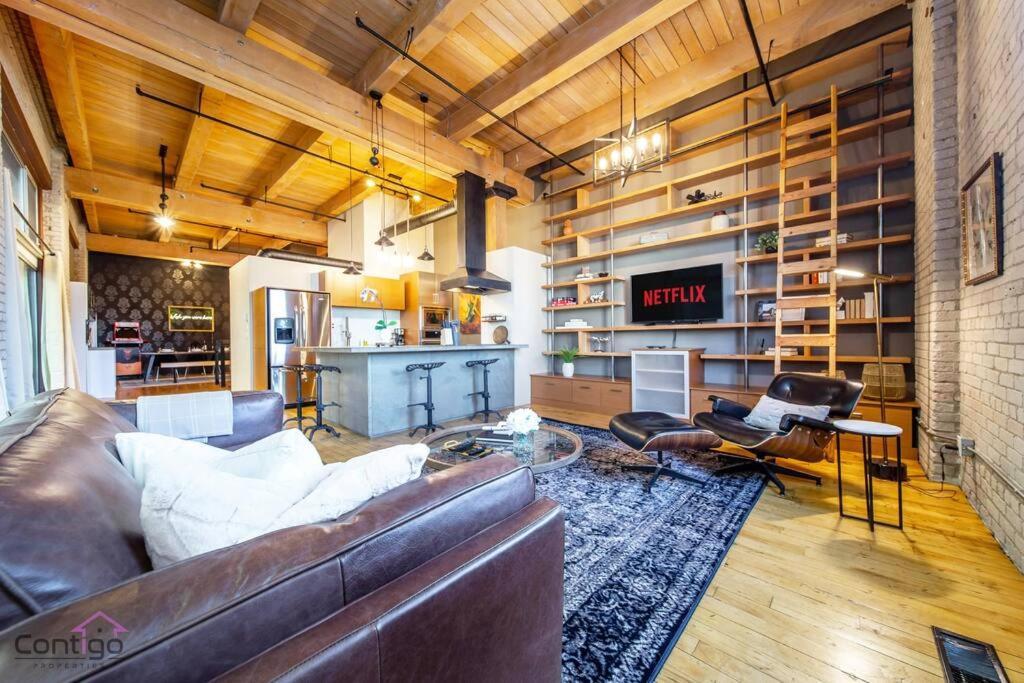 Apartment Historic Jd Loft, Near Ice District, Rogers Place, Ug Parking
