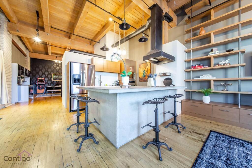 Historic Jd Loft, Near Ice District, Rogers Place, Ug Parking Apartment Edmonton