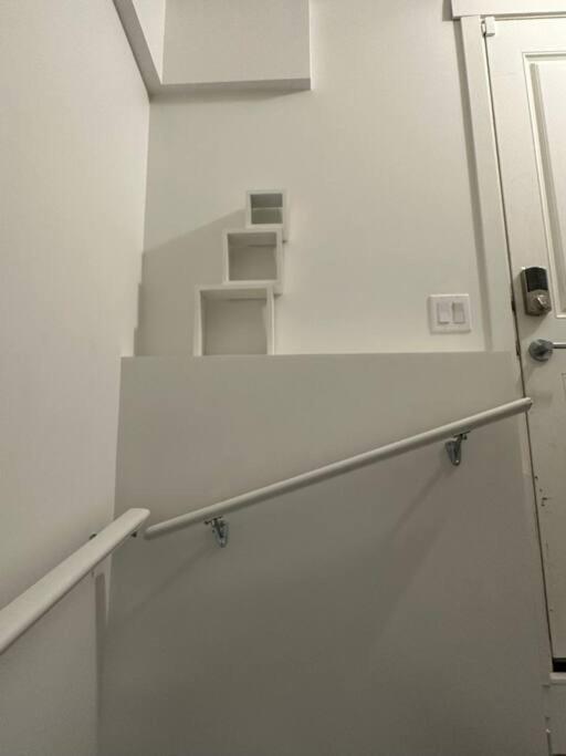 Apartment Brand New 1 Bedroom Basement Suite. Wi-fi,netflix Edmonton