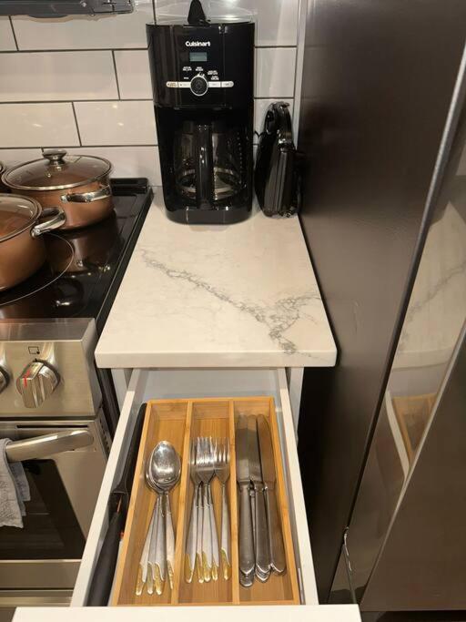 Apartment Brand New 1 Bedroom Basement Suite. Wi-fi,netflix