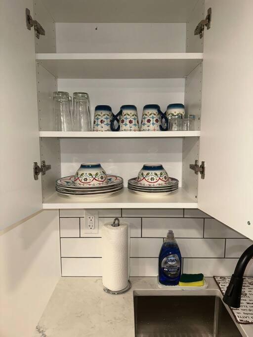 Brand New 1 Bedroom Basement Suite. Wi-fi,netflix Apartment Edmonton