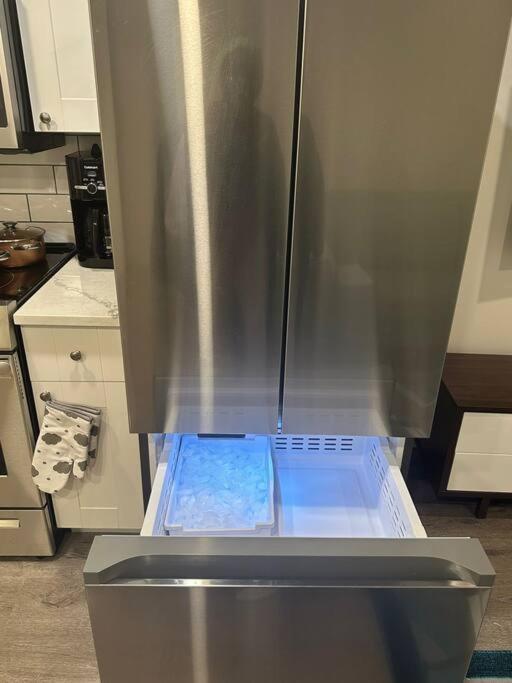 Brand New 1 Bedroom Basement Suite. Wi-fi,netflix *