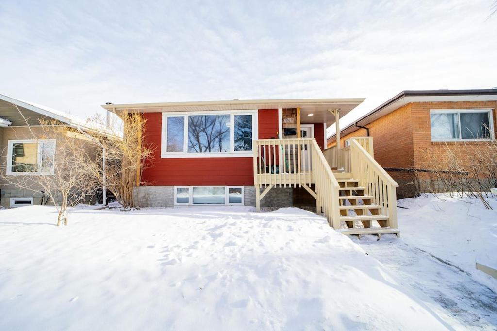Cozy 3 Bedroom Contemporary With Free Parking Holiday home *