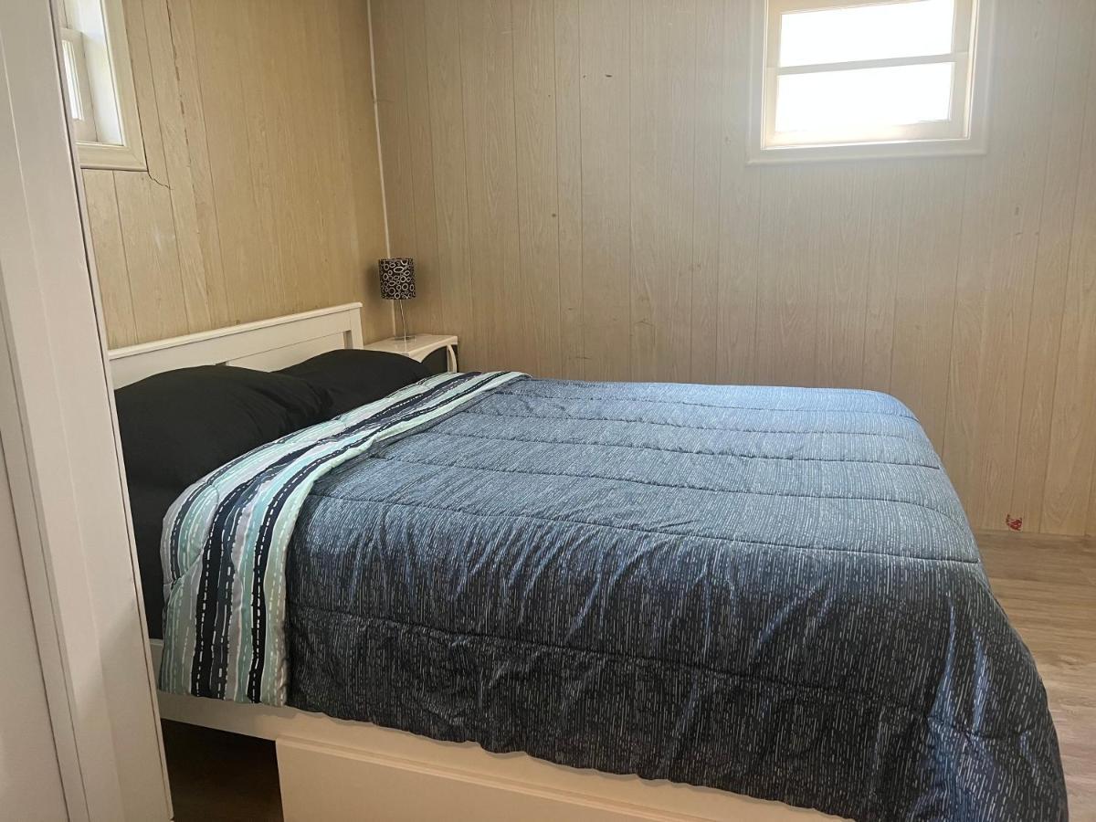Homestay Spacious With Tv, Wi-fi, Netflix, Parking Edmonton
