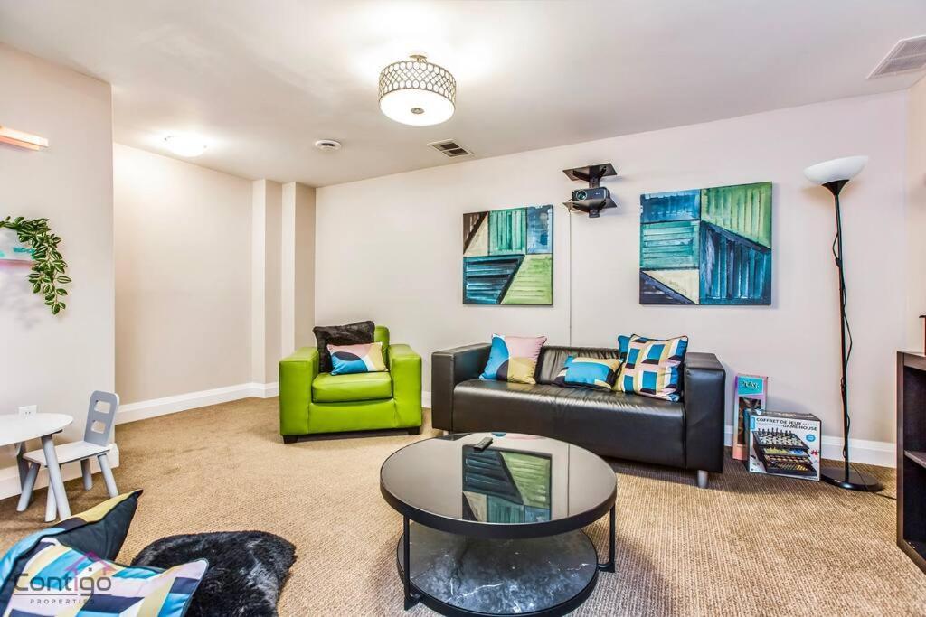 Cozy 3bd W/ac, Patio, Theatre Room, 15 Min To Dt *