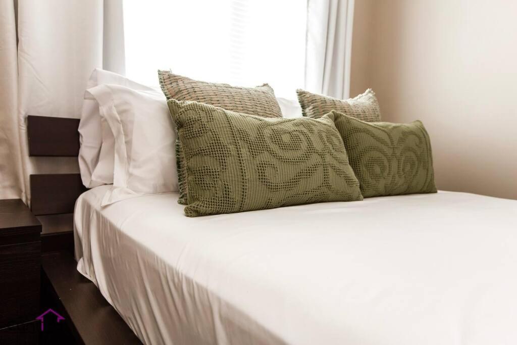 Cozy 3bd W/ac, Patio, Theatre Room, 15 Min To Dt *