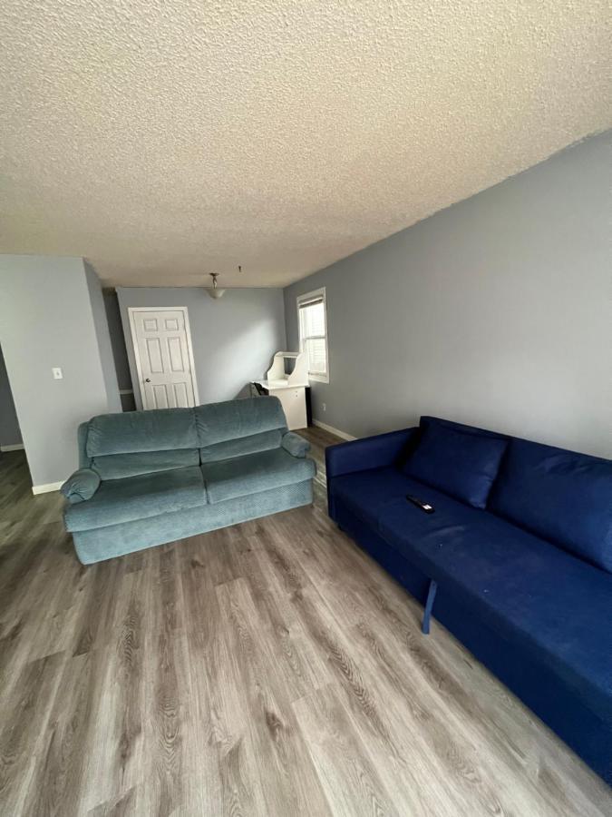 In Edmonton*wifi*netflix*tv*parking Edmonton