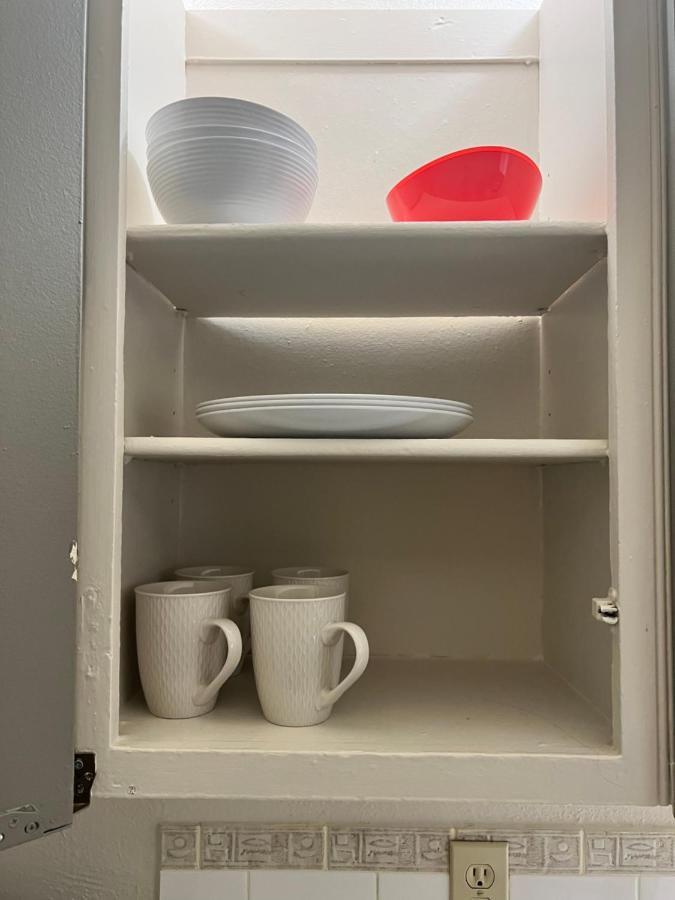 Homestay In Edmonton*wifi*netflix*tv*parking Edmonton