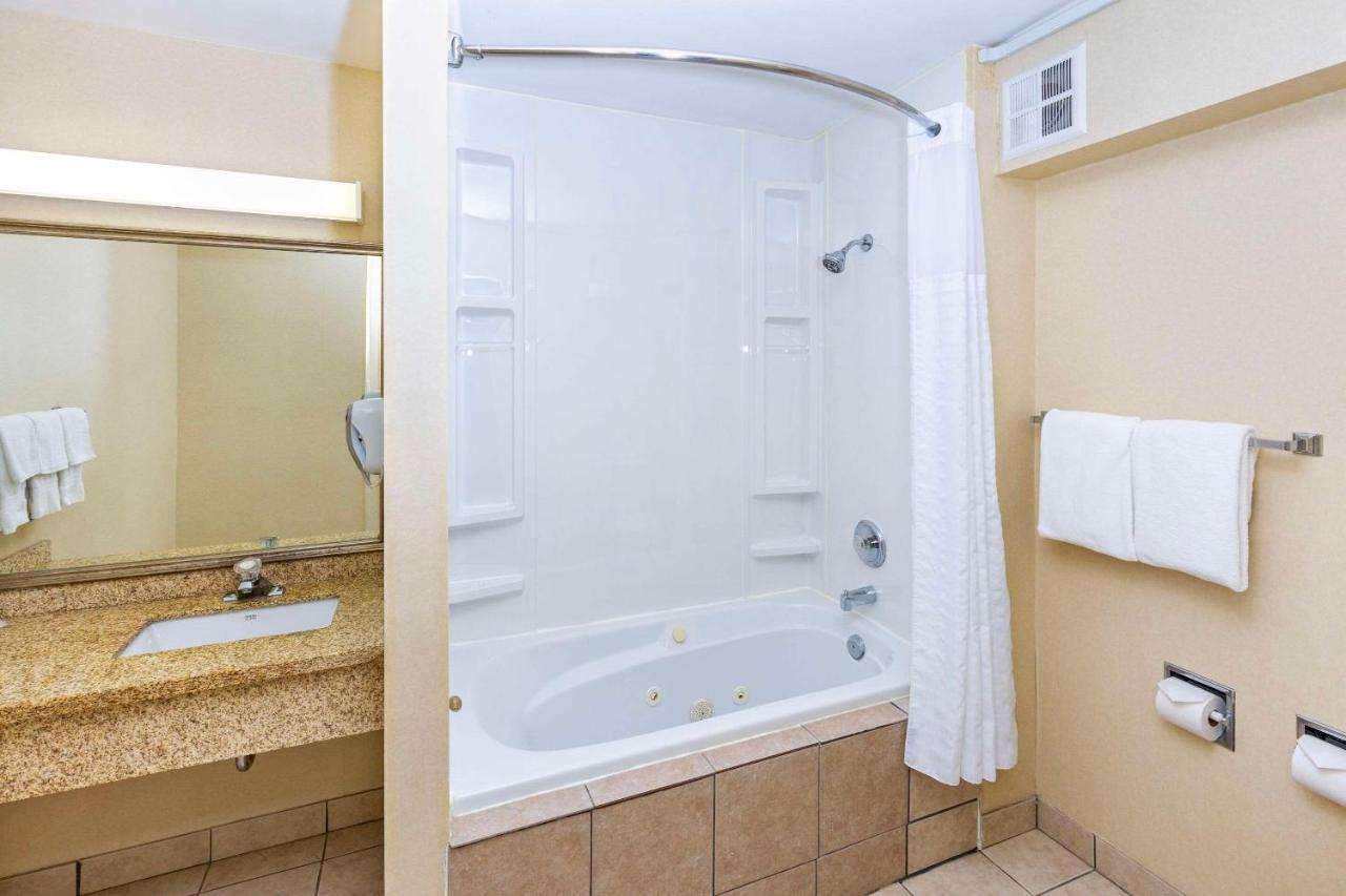 Comfort & 3* Edmonton
