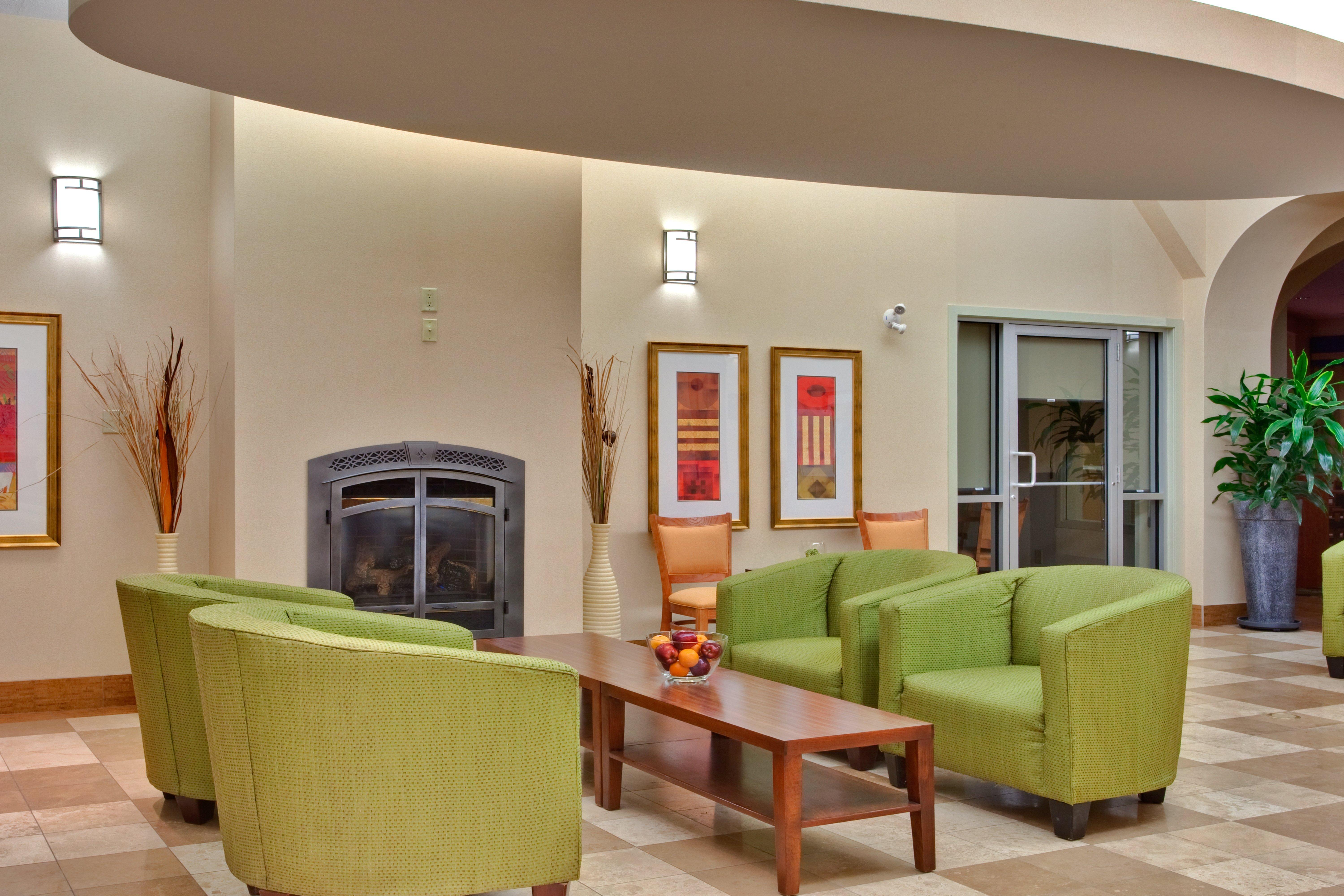 Hotel Express & Suites-edmonton South By Ihg 3*