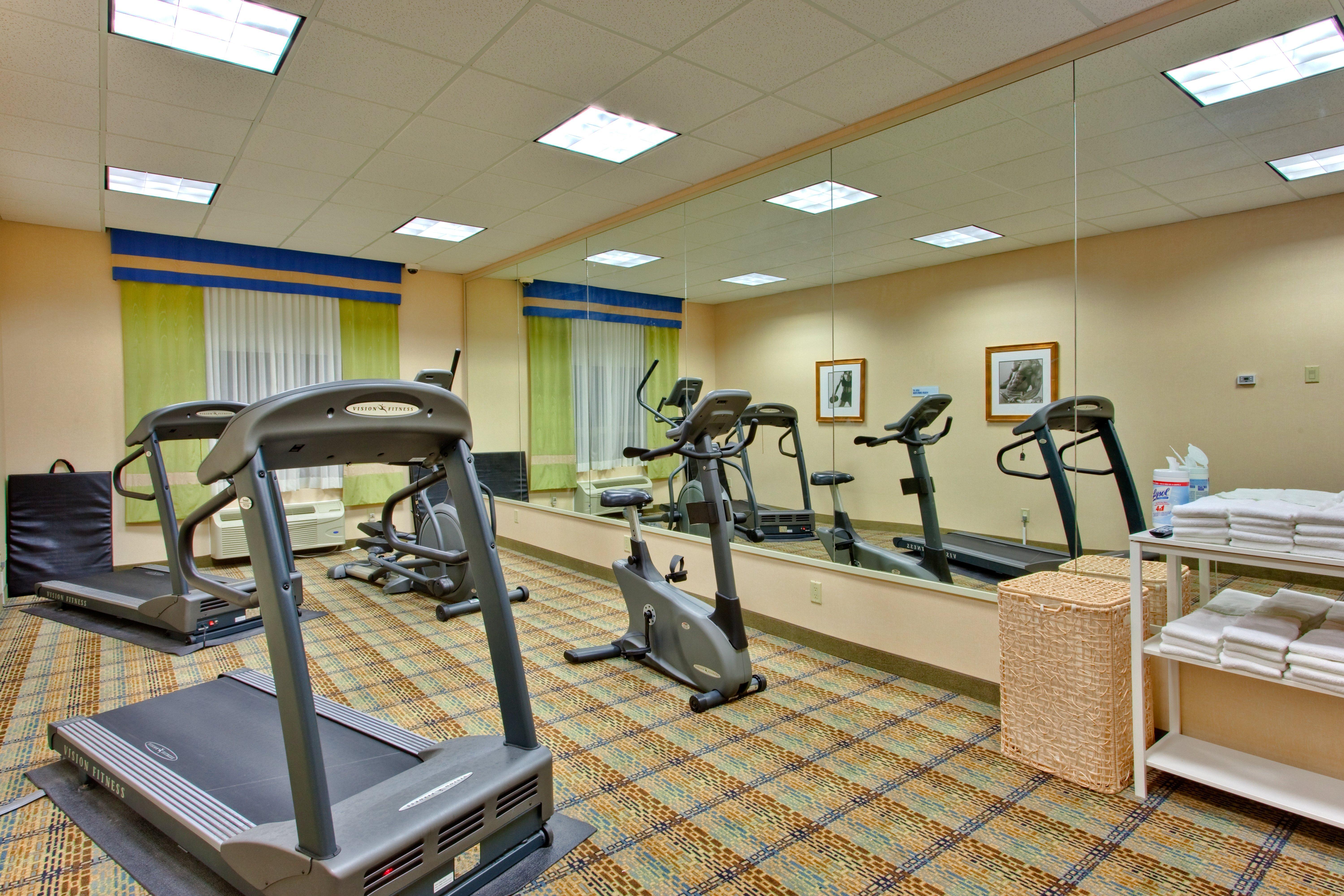 Express & Suites-edmonton South By Ihg 3*