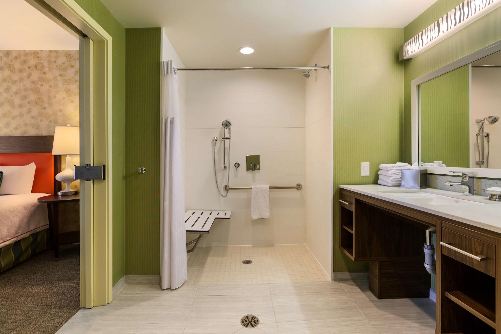 Hotel Home2 By Hilton West