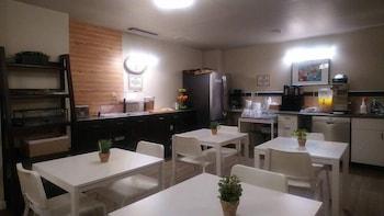 Travelodge By Wyndham East 2* Edmonton