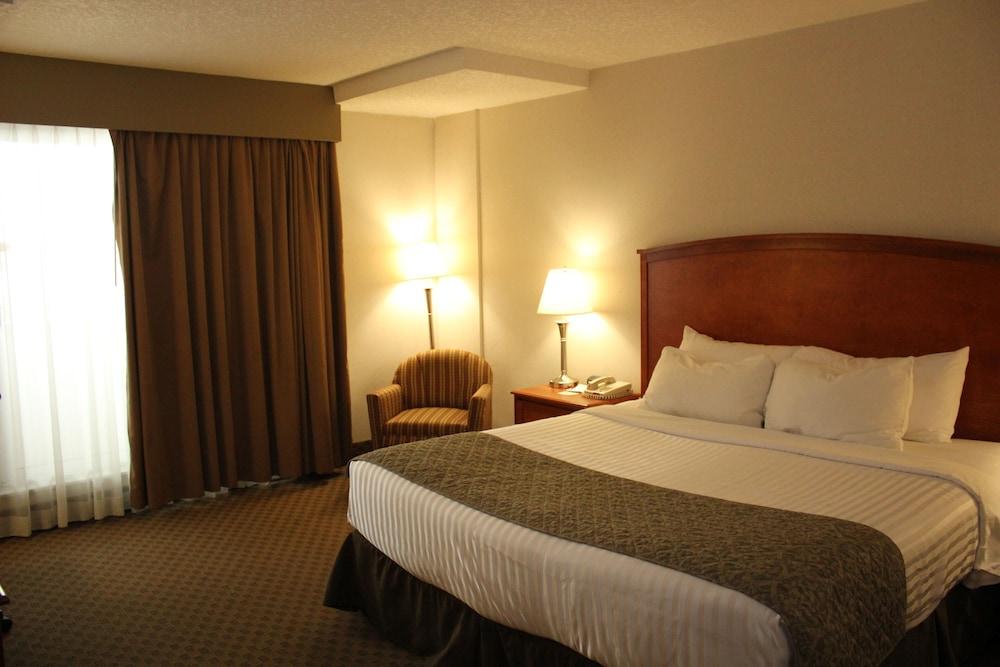 Ramada By Wyndham South Edmonton