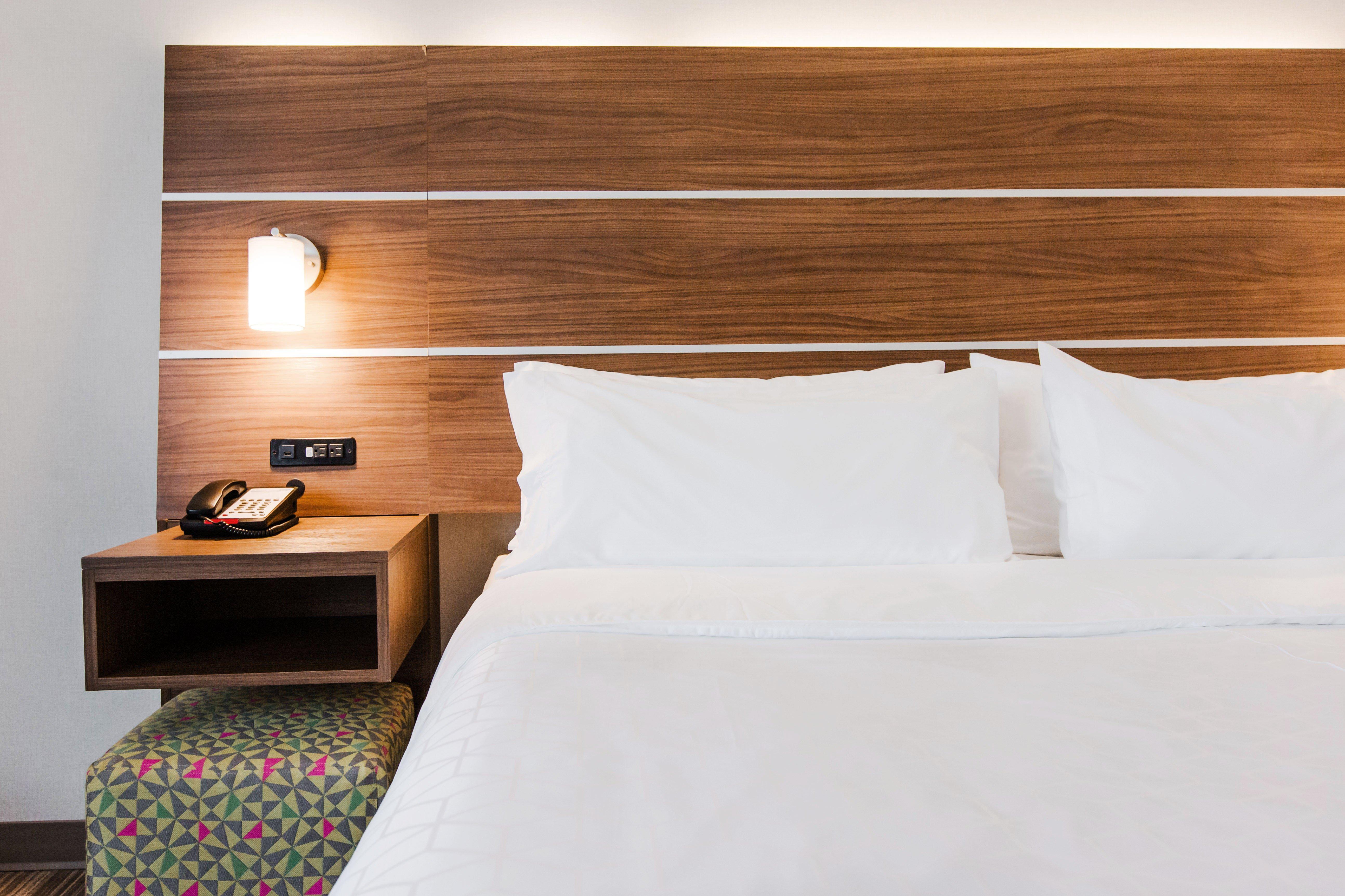 Holiday Inn Express & Suites - West Edmonton-Mall Area By Ihg 3*