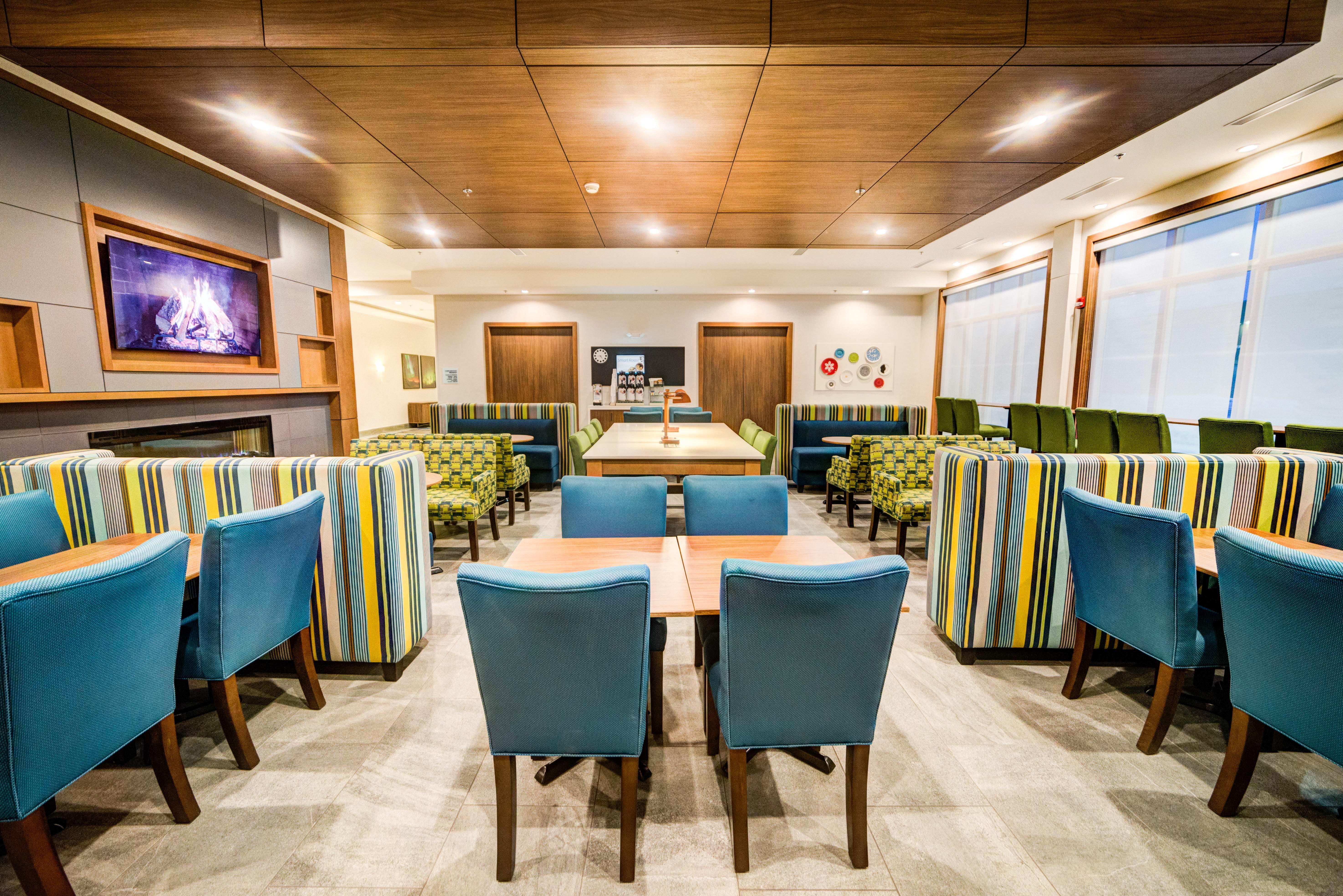 Holiday Inn Express & Suites - West Edmonton-Mall Area By Ihg Hotel